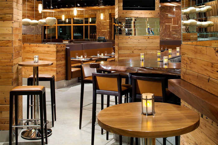 اجرا و طراحی دکوراسیون کافی شاپ کوچک و مدرن 17 دکوراسیون چوبی کافیشاپ