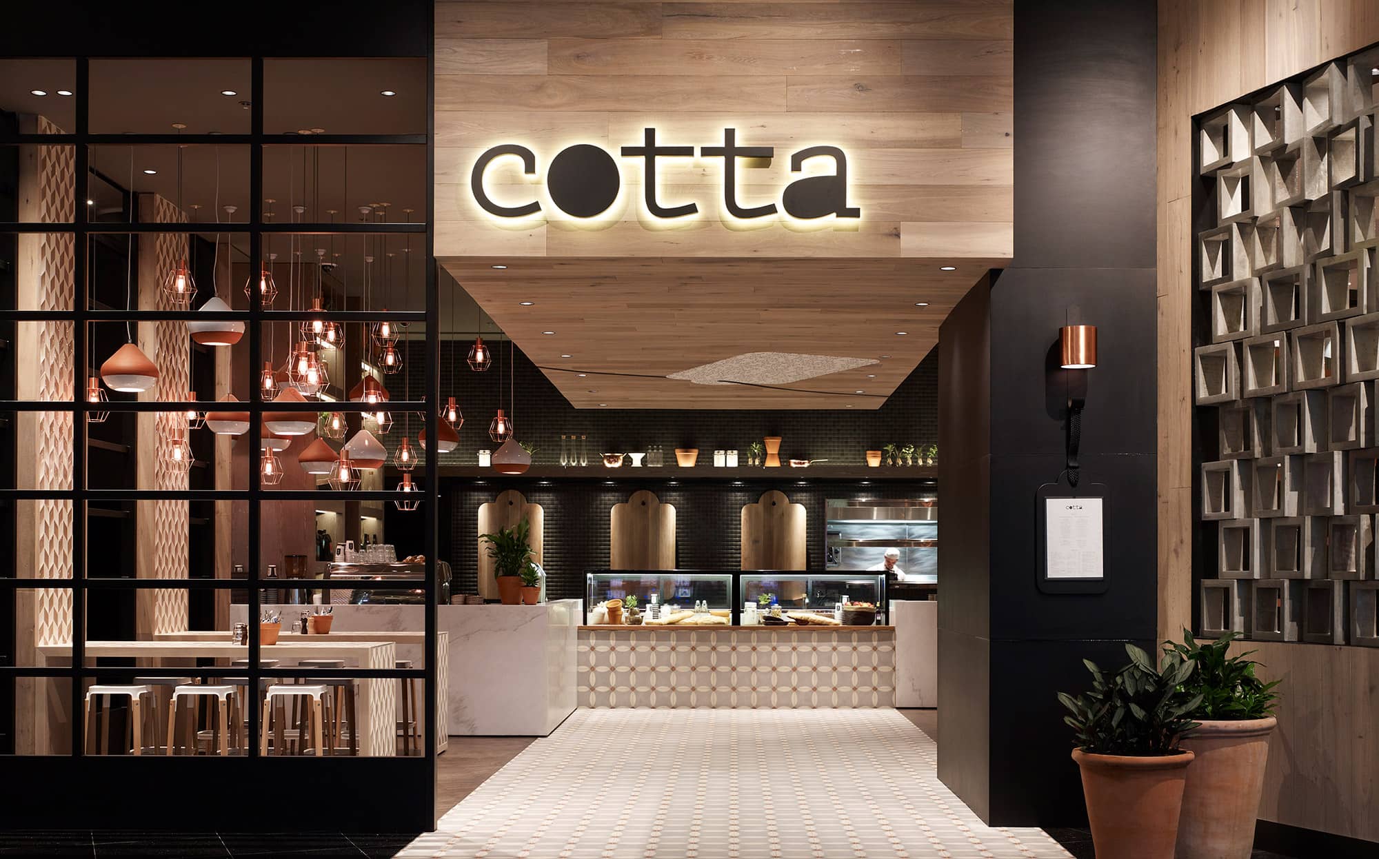 اجرا و طراحی دکوراسیون کافی شاپ کوچک و مدرن 6 گروه معمای ما