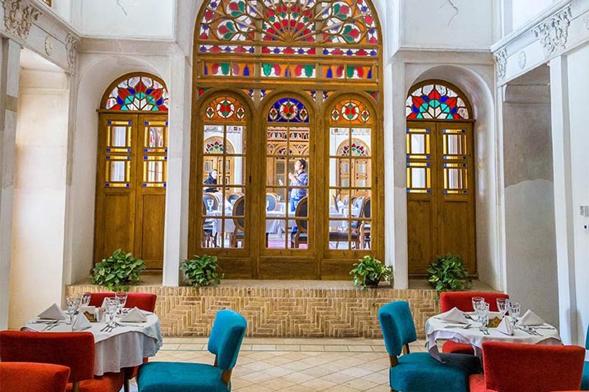 اجرا و طراحی دکوراسیون کافی شاپ کوچک و مدرن 24 دکوراسیون کافیشاپ ساده