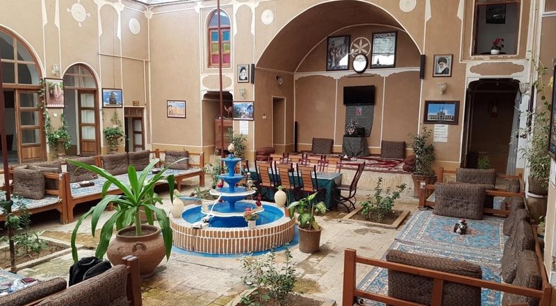 اجرا و طراحی دکوراسیون کافی شاپ کوچک و مدرن 25 دکوراسیون کافیشاپ ساده