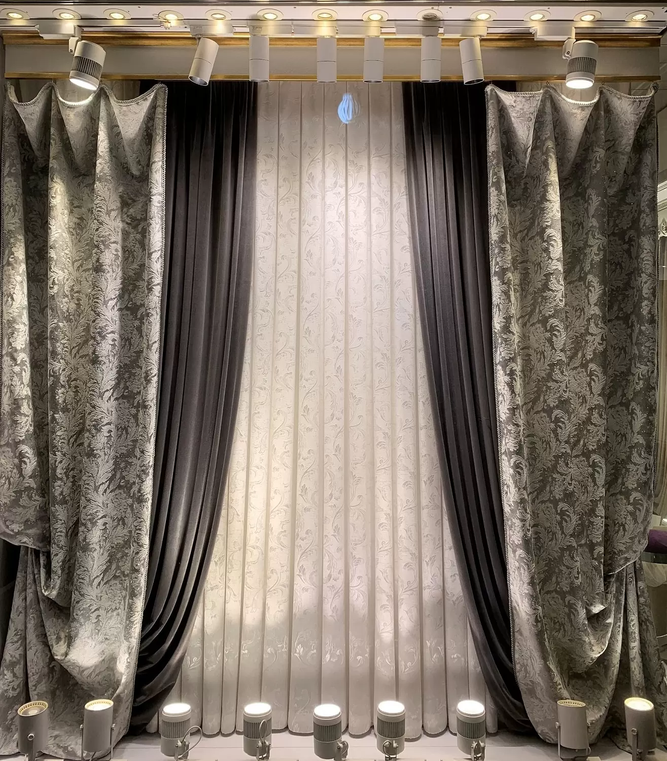 مدل والان پرده مخمل