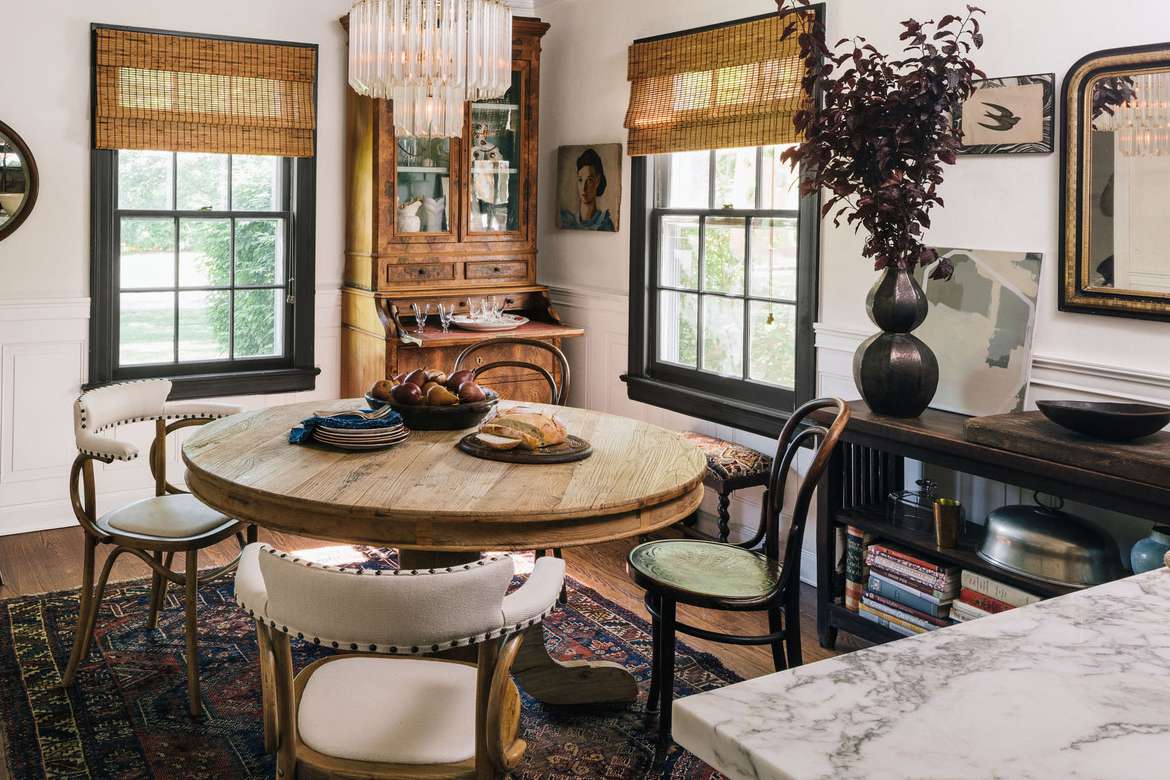 طراحی دکوراسیون اتاق ناهار خوری با ایده جذاب+ عکس و نمونه 6 نورپردازی با استفاده از شمع و لامپهای دکوراتیو